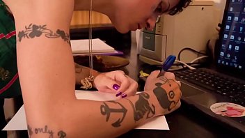 Preview 1 of Hot Indian Pissy - DREAD HOT EM SUA PRIMEIRA CENA L&Eacute_SBICA COM JULLY DELARGE