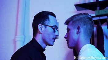 Preview 2 of 7 Saven Year Girl Xxx - How To Worship The Elder Priest
