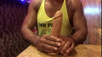 Preview 1 of Desi Xxx Stories Video - Massagem lingam. Massagem no pau.
