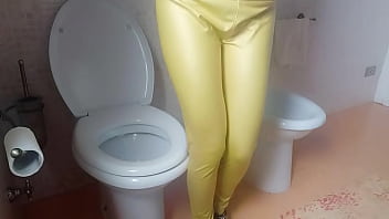Preview 2 of Sunny Leone Xnxx Big Cock - my stepaunt pees,  and i don&#039_t stop looking at her