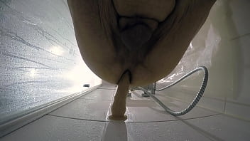 Preview 3 of Bradarsester - Dickes Opfer - Dildo in der Dusche