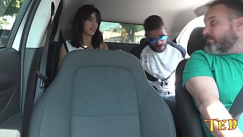 Preview 1 of Mom Meailk - Muita far putaria no uber em S&atilde_o Paulo - Shayenne Samara - Vinny Burgos