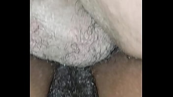Preview 1 of Sandy Bitch - Dois gordinhos fudendo