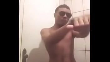 Preview 2 of Lesbians Tit - Dan&ccedil_ando no banheiro