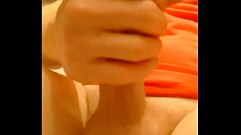 Preview 2 of 100 Percent Virgin - 1 Uhr morgens und der Penis steht.