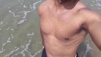 Preview 4 of Xvidaeo Com - Esperando a safadinha na praia
