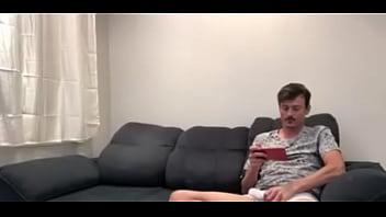 Preview 2 of 1h Romantic Collider Porncom - Jogo da sedu&ccedil_&atilde_o,  ele jogando no celular. E eu jogo,  chupo e Rebolo na piroca dele at&eacute_ a fase final,  ganhar esporrada na xaninha (Completo no Red)