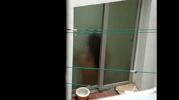 Preview 2 of Anal Raes - voyeur Vecinita teen en ducha 1
