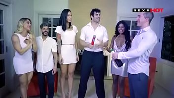 Preview 1 of India Foking Videos - B&aacute_rbara Inked,  Indyara Dourado,  Fernandinha Fernandez em uma swing de Ano novo