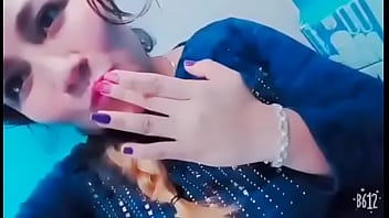 Preview 1 of Aleska Euro - Janet mostr&aacute_ndose sus tetas y culazo