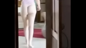 Preview 2 of Mom And Son Snall Penis - La esposa de un amigo 02