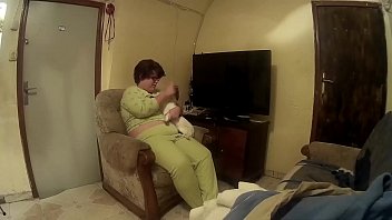 Preview 1 of American Virgin Hot Porn - Pongo a cuatro patas a la gorda mientras juego con el móvil en su espalda y me la follo duro