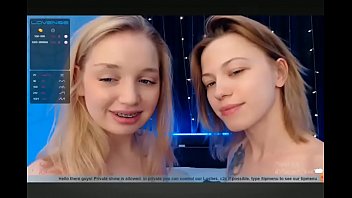 Preview 2 of Nic Sexcom - Amiche Lesbo