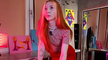 Preview 2 of Quay Len Nhn Vin - Girl in beautiful lingerie cums