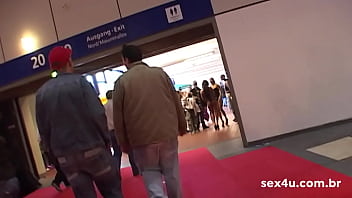 Preview 1 of In Die Vagina - Don Picone na Venus Erotic Fair em Berlin. Exclusivo SEX4U estrelas porno tirando fotos com os f&atilde_s - HighLights 12