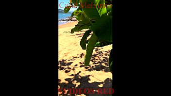 Preview 4 of First Time Tucking Videos - Minha esposa fazendo xixi na praia. Um bem comprido.