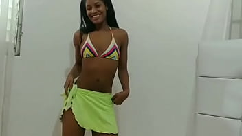 Preview 3 of Alliewoods Ebony Redbone Cum - Nicol se menea saliendo de la ducha