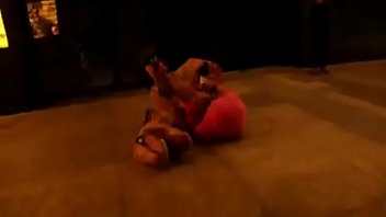 Preview 4 of Super Star Katrena Kapor Xxx - Briga de dinossauros ao som de Linkin Park