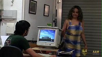 Preview 1 of Seyibf - Especial &quot_pornochachas&quot_.  Camila la limpia de dos en dos !!