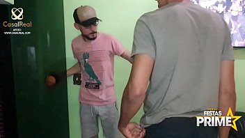 Preview 2 of Olderhole Granny Hole - Marido convid amigo dotad&atilde_o Pra comer esposa Gostosa Monique Lopes Completo no Red