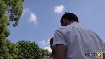 Preview 2 of Xxx Inside Not Mom - HUNT4K. Incroyable blonde dollface donne la bouche
