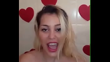 Preview 1 of Turkey Massage - Gostosa tomando banho
