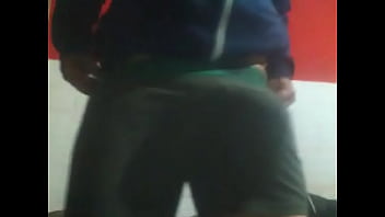 Preview 1 of Ebony Bahamas Girl Com - pupo tiene hambre hace 100 dias que no come