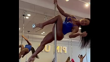 Preview 3 of Www Freepron - Pole dance yegua