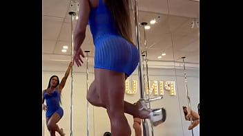 Preview 1 of Www Freepron - Pole dance yegua
