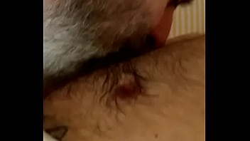 Preview 2 of Sexy Viidio Play - Pezones de macho,  velludo,  lamidas
