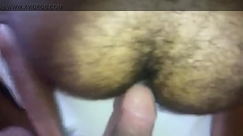Preview 1 of Phim Heo Me Kiep - Bunda peluda do mulato versatil dando gostoso de pau duro