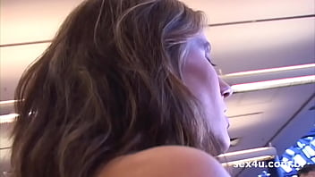 Preview 3 of Phim Sex Hoc Sinh Sinh Nam 2001 - Don Picone na Venus Erotic Fair em Berlin. Exclusivo SEX4U garota nua andando normalmente pela feira - HighLights 8