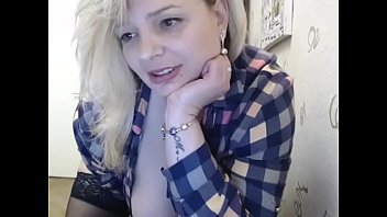 Preview 3 of Lynn Pleasant Dp - Milf so horny on cam. Loveli play