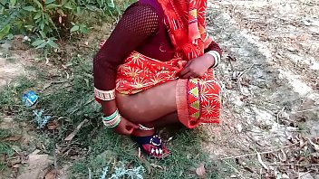 Preview 1 of Bailey Rayne Lingerie - एक बार फिर किसी ने मेरी सासू माँ को खेत मे ही झुका के पेल दिया