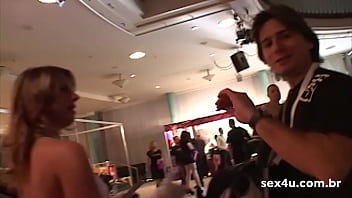 Preview 1 of Xxx Full Hd Video Punjbi - Don Picone na Venus Erotic Fair em Berlin. Exclusivo SEX4U elas n&atilde_o falam portugu&ecirc_s - HighLights 4