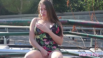 Preview 1 of Wwwocmxxx Videosyria - Manu Fox flagrada se masturbando e se exibindo na rua (completo no RED) (Produ&ccedil_&atilde_o Rubens Badar&oacute_)