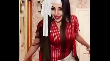 Preview 1 of Black Milf Squirts - رقص مثيرو ساخن جدا. حاجة تجنن
