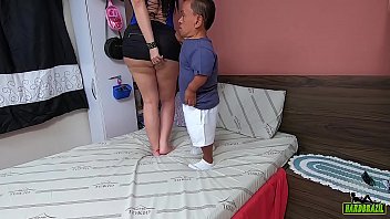 Preview 1 of Mom Son Hotel Bed Rape - O grande Zezinho Teves grava para Soraya Carioca e mostramos em exclusividade aqui - Mirella Mansur