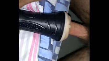 Preview 1 of Phim Xxxhentai - Usando um brinquedo