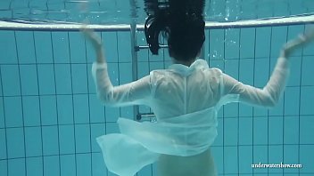 Preview 1 of Banala Scool Sex - Underwater hot babe Petra swims naked