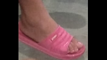 Preview 1 of Doggie Style After Work - Tengo una obsesi&oacute_n con los pies de mi t&iacute_a pero yo me la cojere