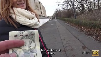 Preview 2 of Muslim Girl Talking Hindi - HUNT4K. L&#039_incantatrice rossa con un seno fantastico &egrave_ felice