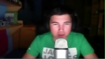 Preview 1 of Please Finger Me - Willyrex cantando paradise muy hot
