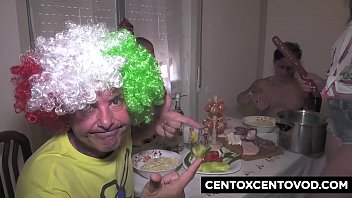 Preview 1 of Www Zoo Sex Videos - Orgia con le rumene alla CentoXCento