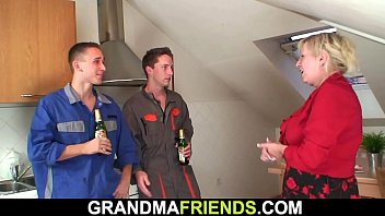 Preview 3 of Tube Porn Russie - Two repairmen share very old blonde granny