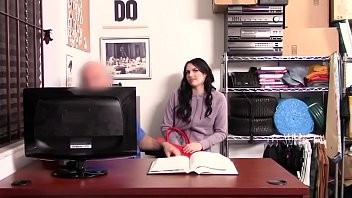 Preview 1 of Porn Ormanda Sikis - Big booty teen thief is sitting on a big dick after being arrested.