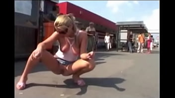 Preview 1 of Bbw Momson - vadia foi urinar na rua olha no que deu