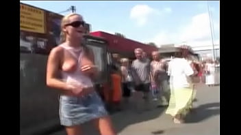 Preview 4 of Bbw Momson - vadia foi urinar na rua olha no que deu
