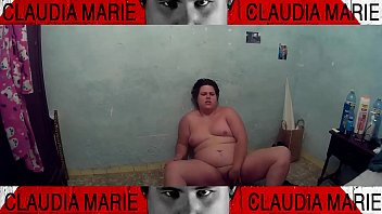 Preview 4 of Sunny Leone Sex Hot Bf Videos - Meti&eacute_ndole el palo de la escoba a la gorda por el coño. Ese co&ntilde_o necesita una limpieza y no hay nada mejor que rasparle el co&ntilde_o a la gorda para com&eacute_rmerlo.