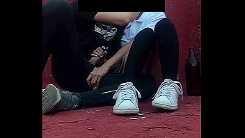 Preview 3 of Cristina Gave Handjob - SEXO PUBLICO,  COGEN en la ESCUELA,  ESTUDIANTE MEXICANA CACHONDA,  Parte 1